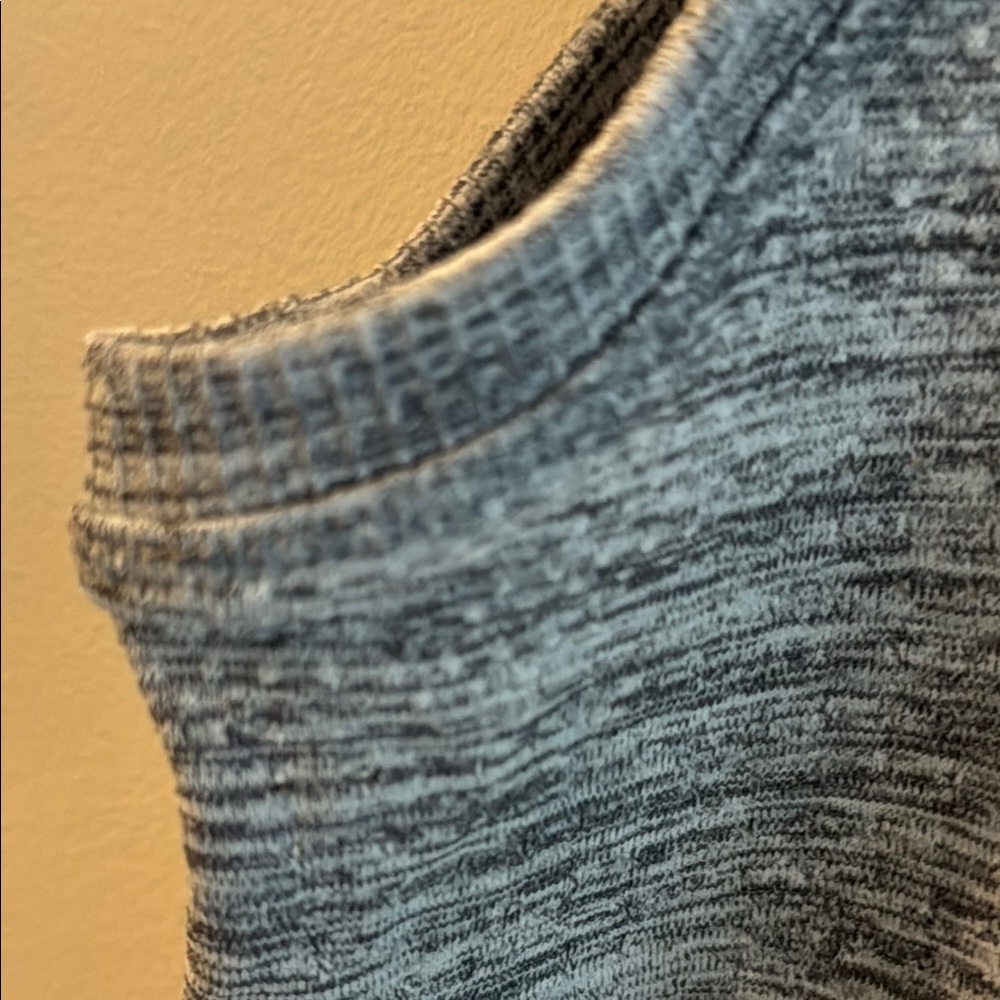 Athleta NWOT Gray Sleeveless Women's Top - Picture 5 of 6